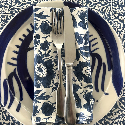 4 x  vintage floral block print cotton napkin blue and white